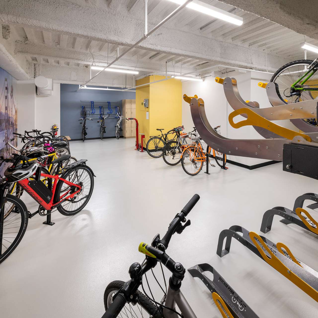 BIKE ROOM & SHOWERS image